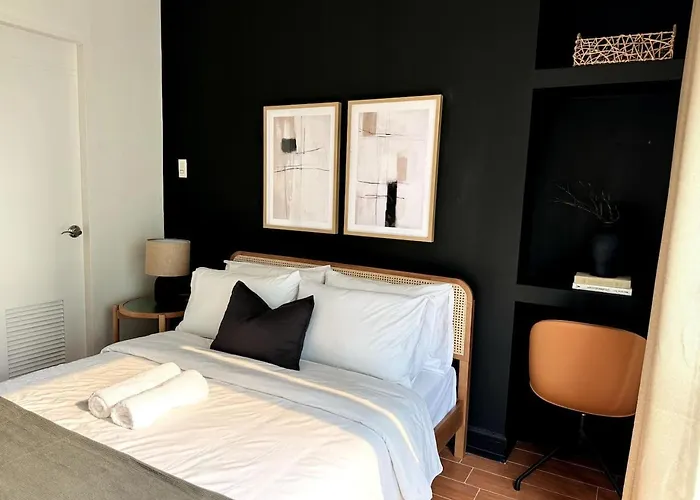 Modern Luxe 3 Bedroom Bgc Apartment Manila