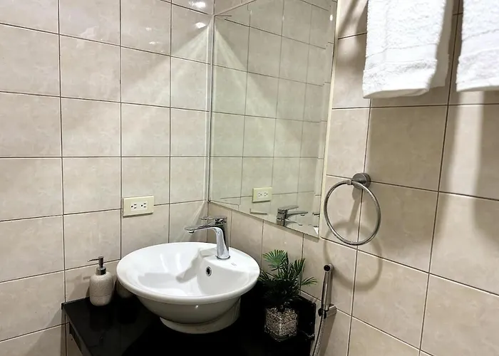 Apartment Modern Luxe 3 Bedroom Bgc *