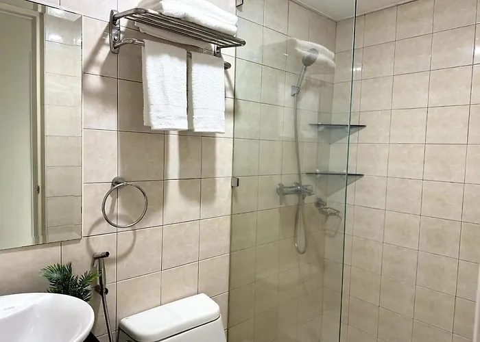 Modern Luxe 3 Bedroom Bgc Apartment Manila