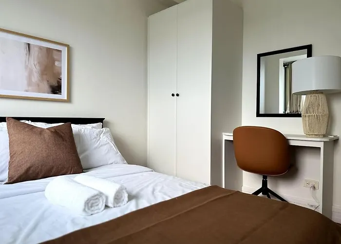 Apartment Modern Luxe 3 Bedroom Bgc Manila
