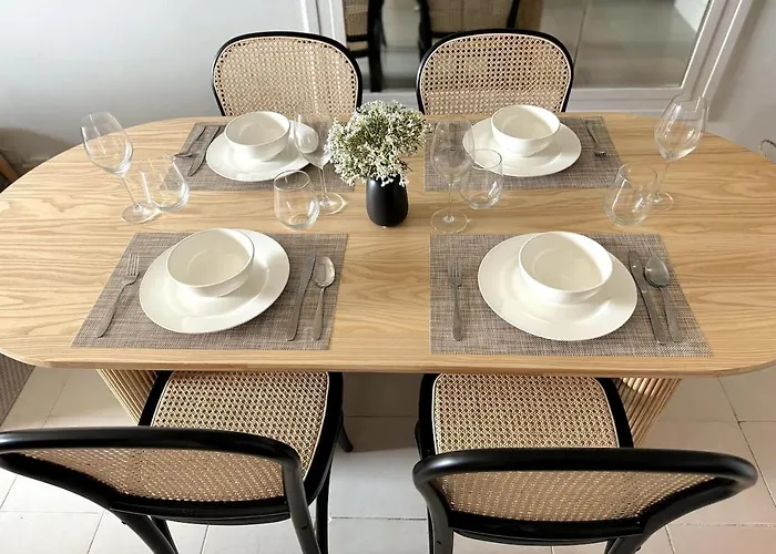 Modern Luxe 3 Bedroom Bgc * Manila